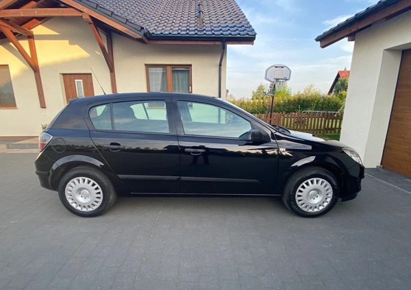 Opel Astra cena 14900 przebieg: 242761, rok produkcji 2009 z Chełmno małe 379